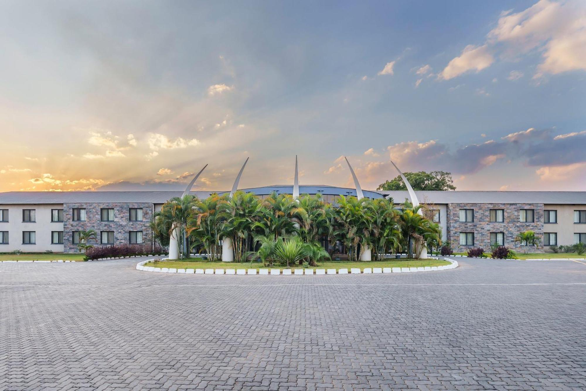 Protea Hotel By Marriott Ndola Exterior foto