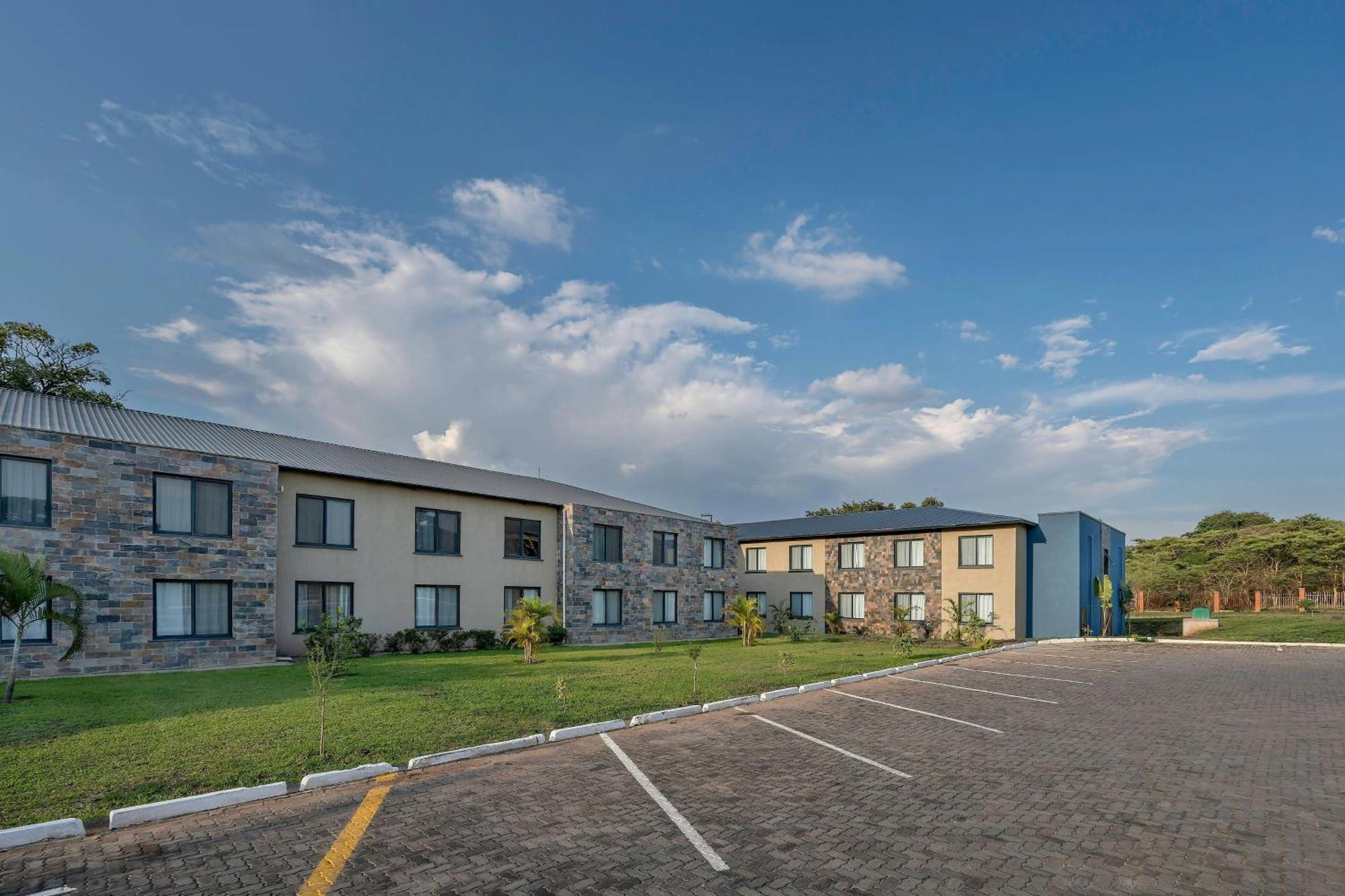 Protea Hotel By Marriott Ndola Exterior foto